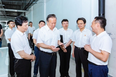 省高院黨組書記、院長李占國一行蒞臨浙江鴻禧能源股份有限公司開展“三服務(wù)”